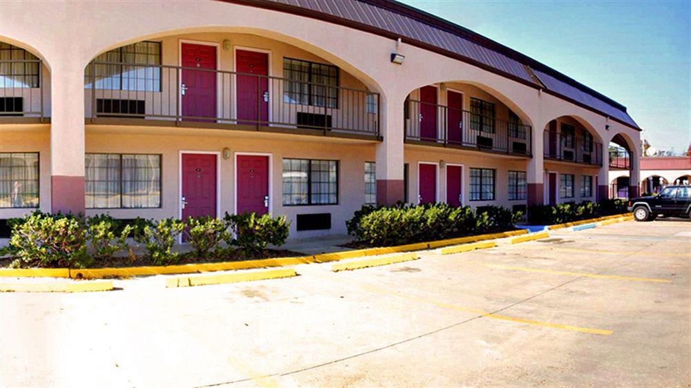 Days Inn & Suites By Wyndham Starkville Exterior foto